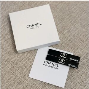 Chanel Black Metal CC Logo Rhinestone VIP Beauty Gift Hair Clips 2-Piece Set